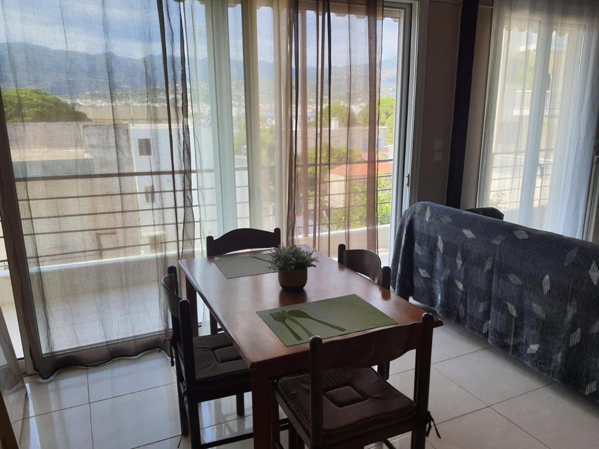 Seaside Beach Apartment Kalamata Esterno foto