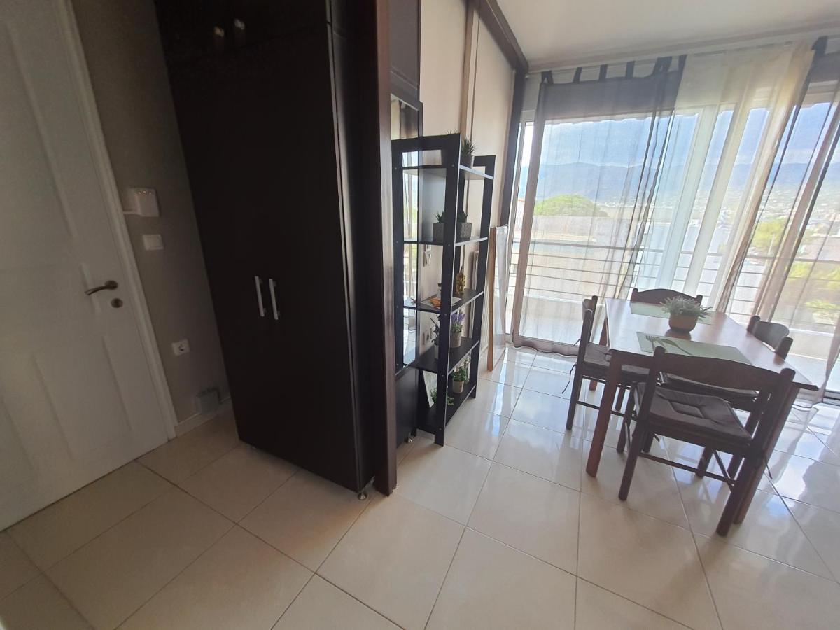 Seaside Beach Apartment Kalamata Esterno foto